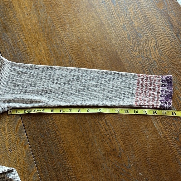 Eddie Bauer Ribbed Split V Neck Long Sleeve Chevron Size M Gradient Colors - Picture 11 of 13